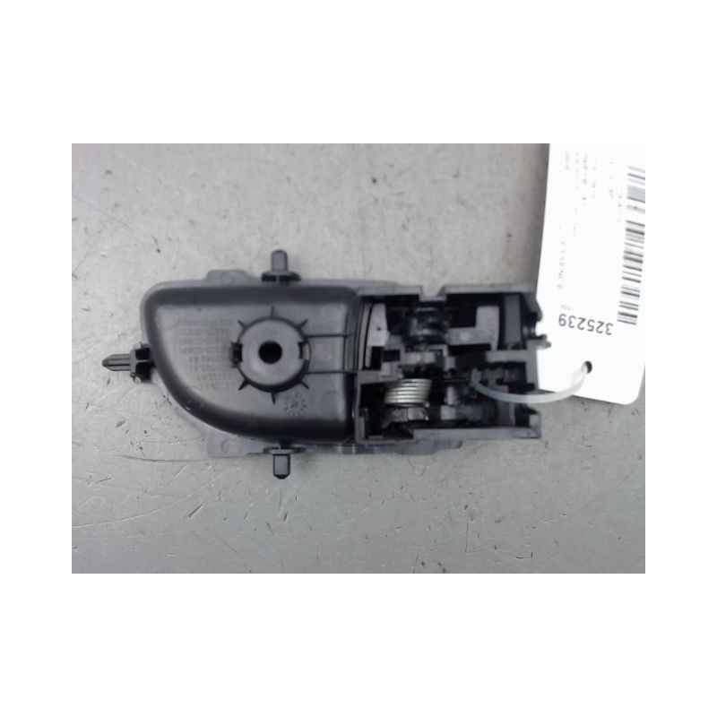 POIGNEE INTERIEURE PORTE AVANT GAUCHE TOYOTA AYGO 5P