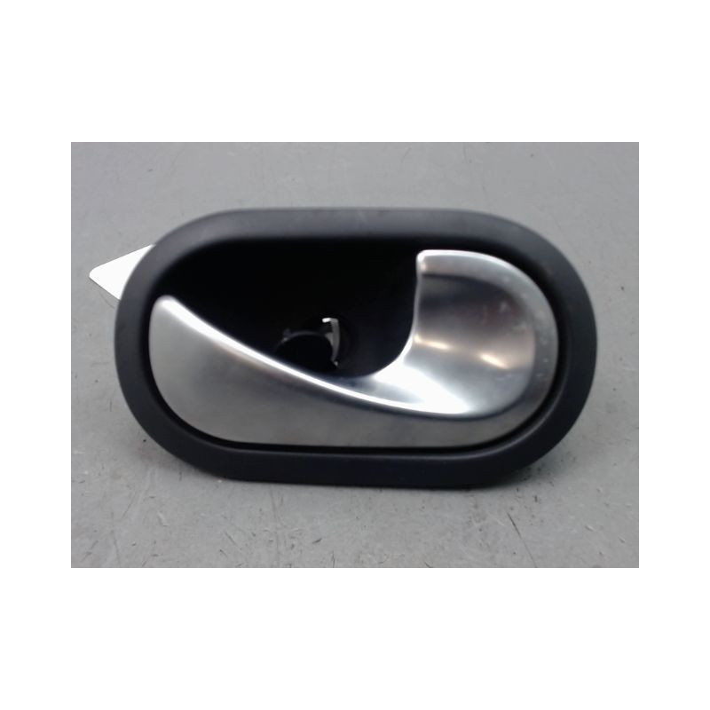 POIGNEE INTERIEURE PORTE ARRIERE GAUCHE RENAULT GRAND SCENIC MONOSP. II Phase 1 LONG 2004-2006