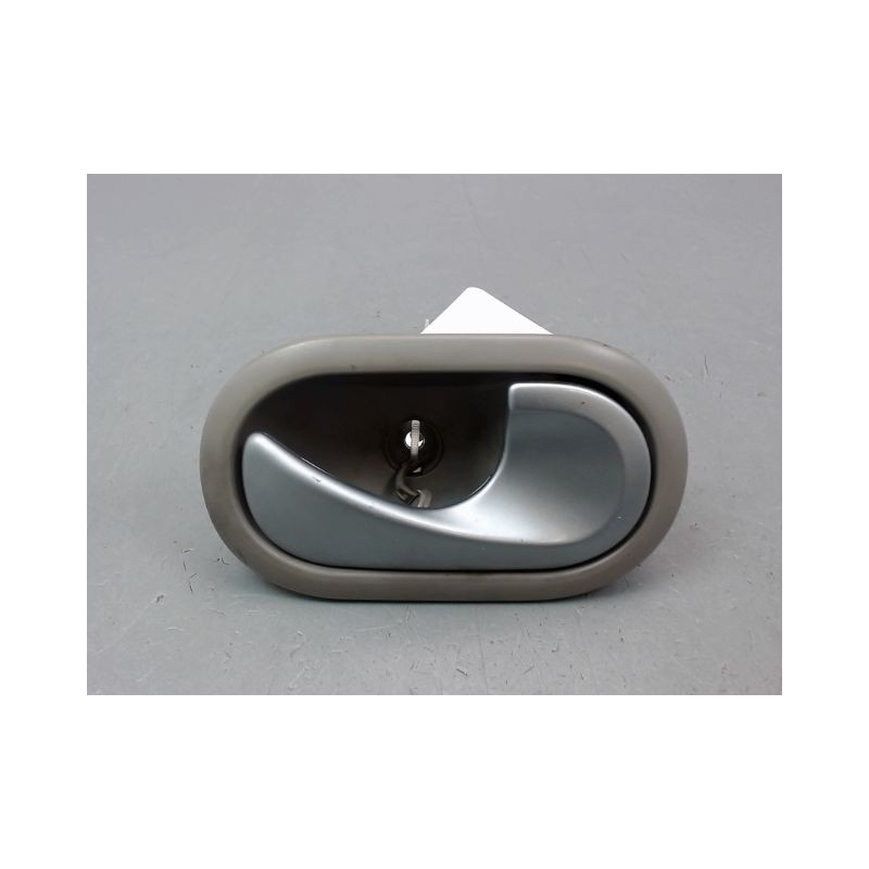 POIGNEE INTERIEURE PORTE AVANT DROIT RENAULT CLIO III Phase 2 2009-...