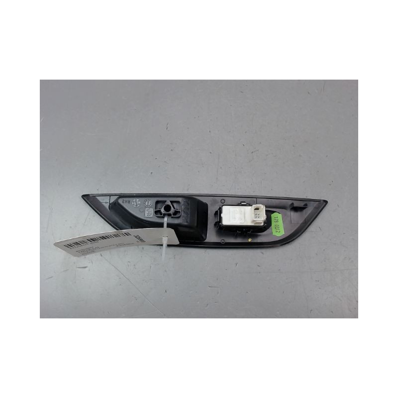 COMMANDE LEVE-GLACE PORTE ARD PEUGEOT 2008