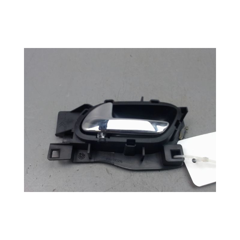 POIGNEE INTERIEURE PORTE AVANT DROIT PEUGEOT 407 BERL. Phase 1 2004-2008