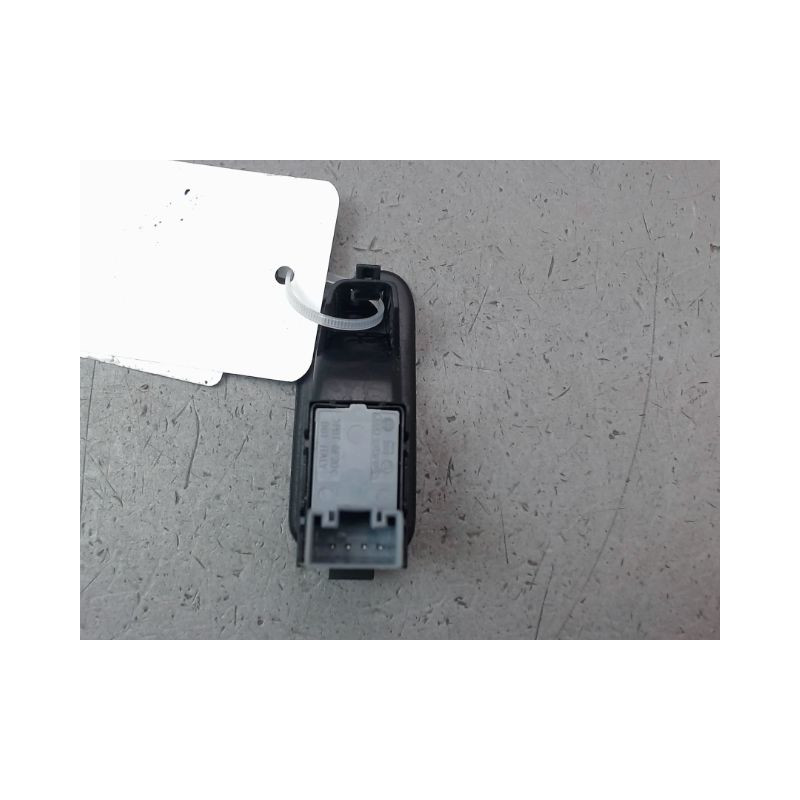 COMMANDE LEVE-GLACE PORTE ARD VOLKSWAGEN GOLF VI (1K) 2008-2013