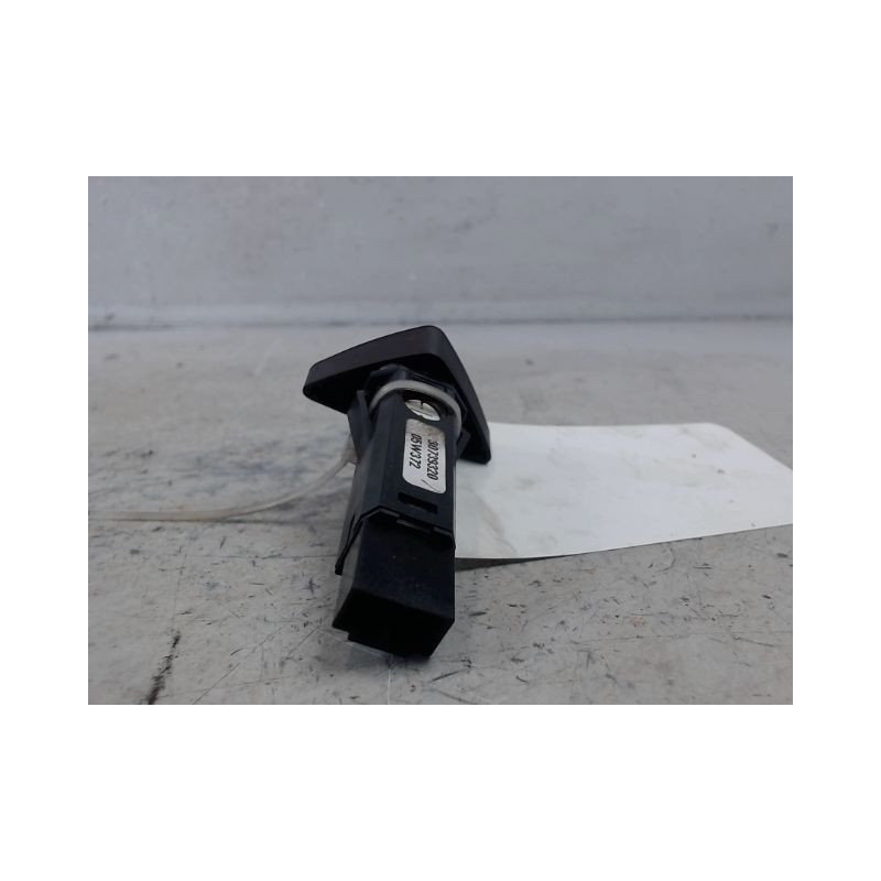 BOUTON DE WARNING VOLVO S60 2004-