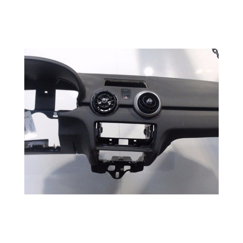 PLANCHE DE BORD  AUDI A1