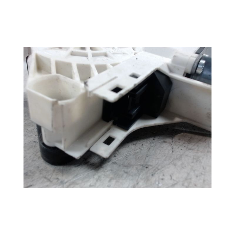 MECANISME+MOTEUR LEVE-GLACE AVANT DROIT AUDI A1