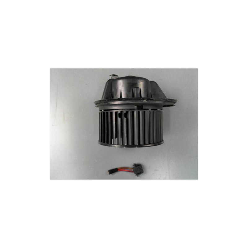 MOTEUR VENTILATEUR CHAUFFAGE VOLKSWAGEN GOLF V 2003-2009