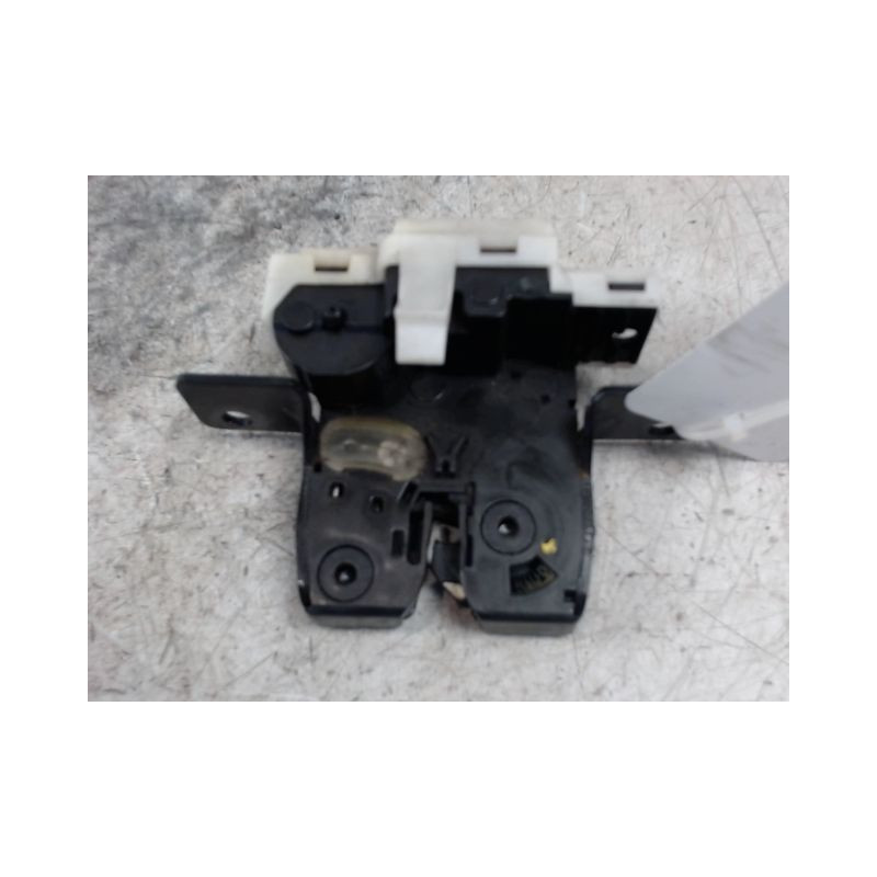 SERRURE HAYON  RENAULT CLIO III 2005-