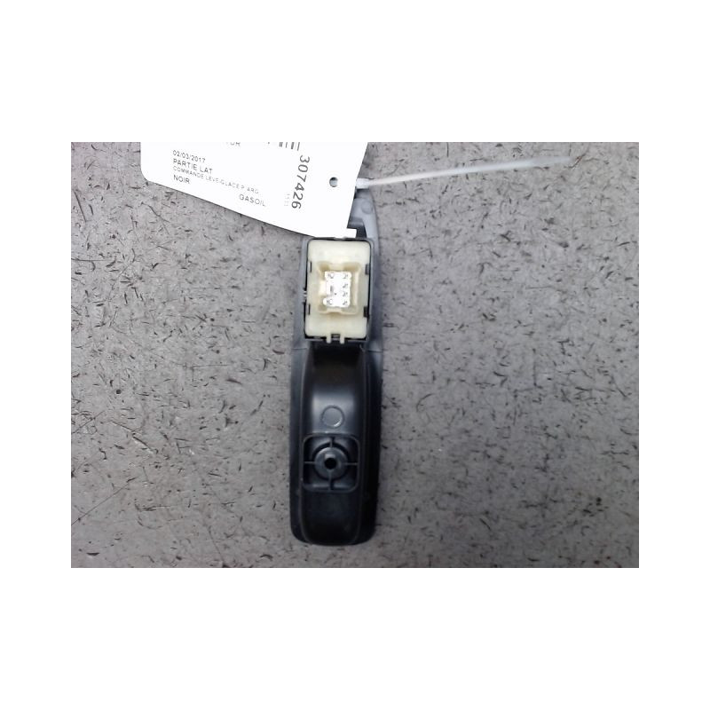 COMMANDE LEVE-GLACE PORTE ARG RENAULT CAPTUR