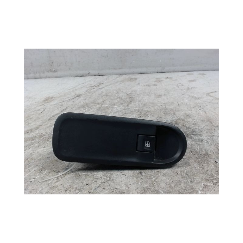 COMMANDE LEVE-GLACE PORTE AVD DACIA DUSTER 2010-