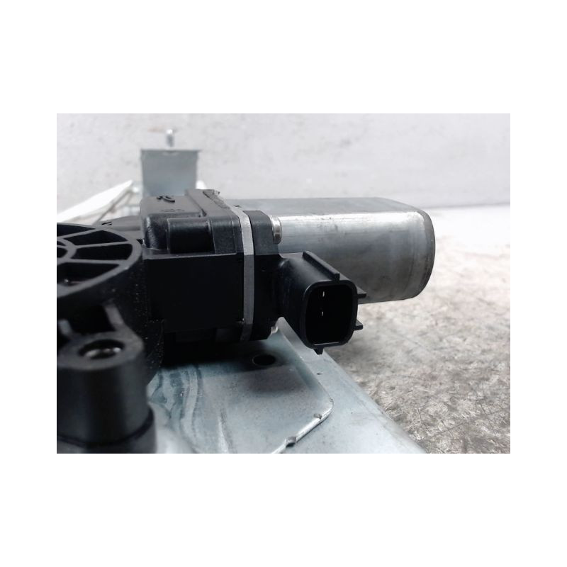 MECANISME+MOTEUR LEVE-GLACE AVANT DROIT DACIA DUSTER 2010-