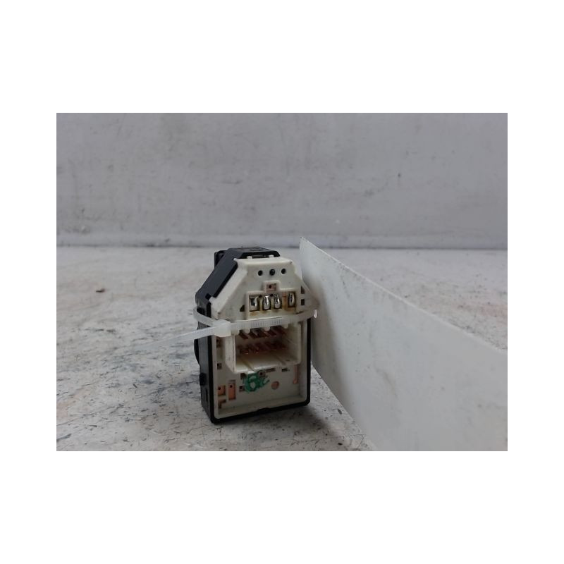 COMMANDE RETROVISSEUR EXTERIEUR ELECTRIQUE KIA VENGA 09-