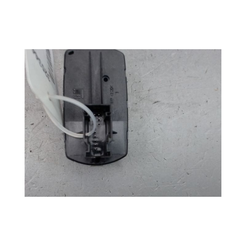 COMMANDE LEVE-GLACE PORTE AVG OPEL CORSA IV Phase 2 (D) 2011-...