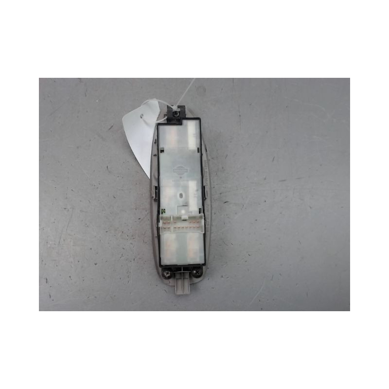 COMMANDE LEVE-GLACE PORTE AVG NISSAN ALMERA TINO MONOSP. Phase 1 2000-2003