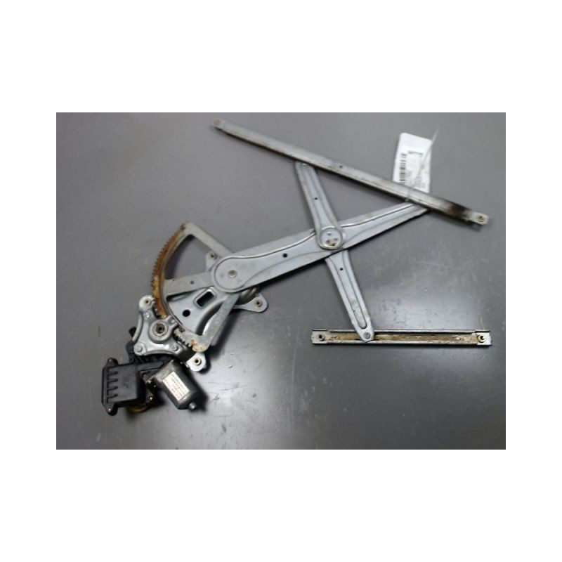 MECANISME+MOTEUR LEVE-GLACE AVANT DROIT TOYOTA COROLLA VERSO 2004-2007