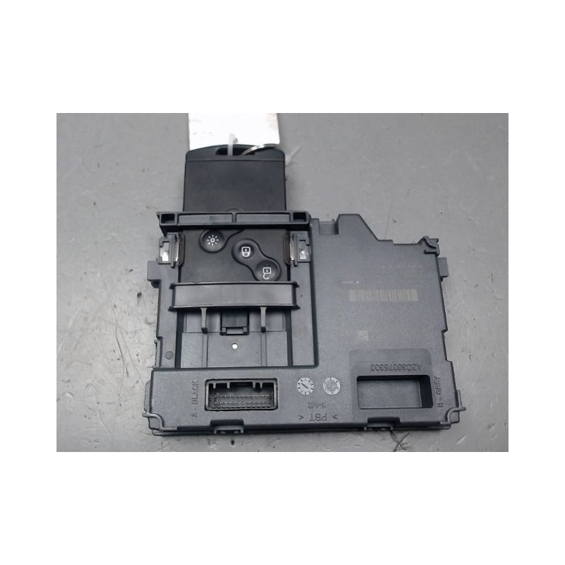 LECTEUR DE CARTE RENAULT CLIO