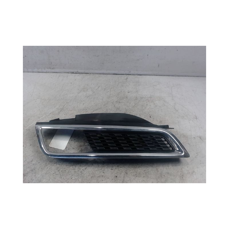 GRILLE CALANDRE DROIT NISSAN MICRA 2009-