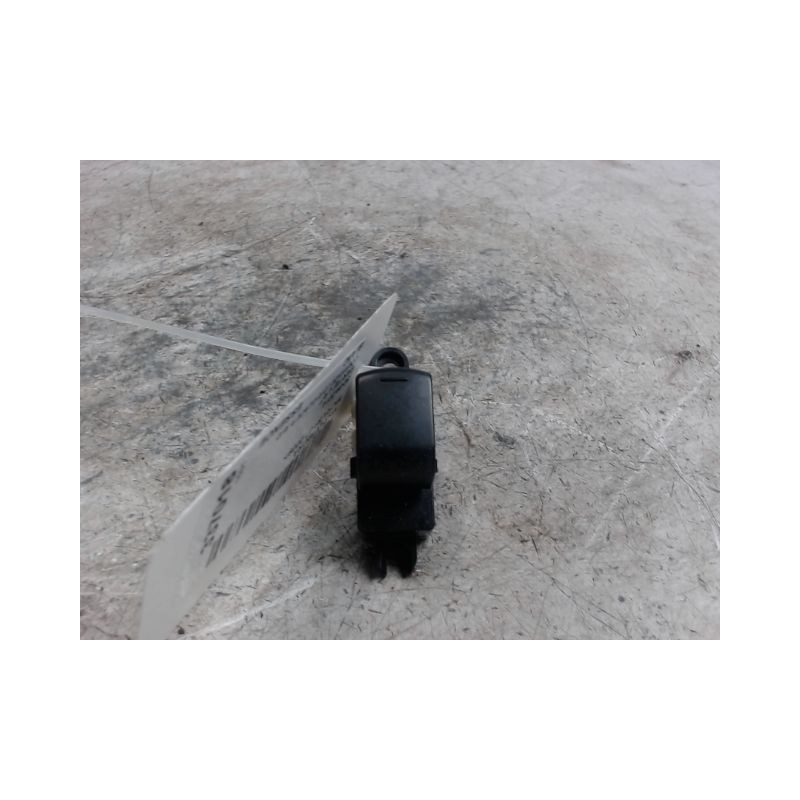 COMMANDE LEVE-GLACE PORTE AVD NISSAN MICRA 2009-