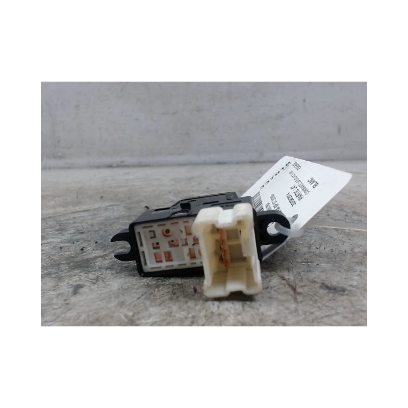 COMMANDE LEVE-GLACE PORTE AVD NISSAN MICRA 2009-