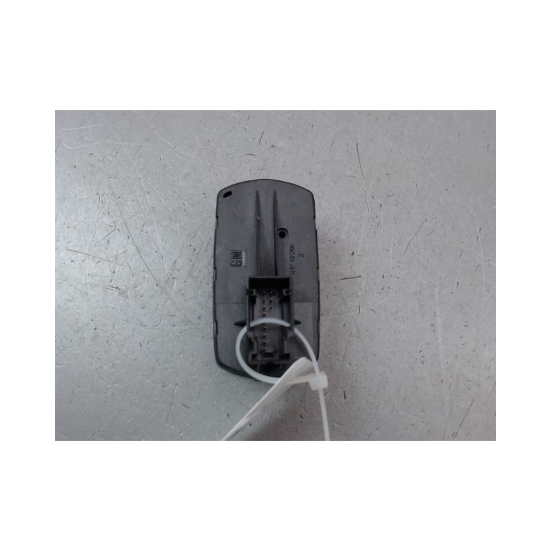 COMMANDE LEVE-GLACE PORTE AVG OPEL CORSA IV Phase 1 (D) 2006-2010