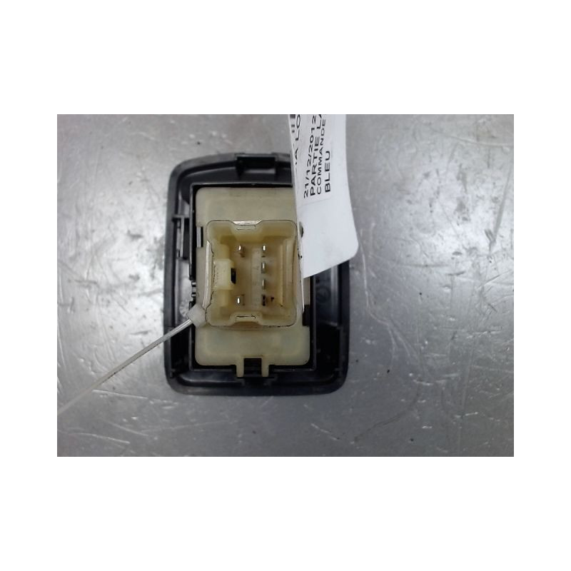 COMMANDE LEVE-GLACE PORTE AVD DACIA LODGY