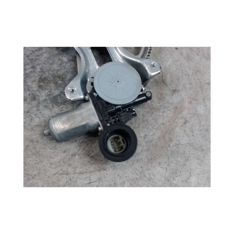 MECANISME+MOTEUR LEVE-GLACE AVANT DROIT TOYOTA YARIS 2005-