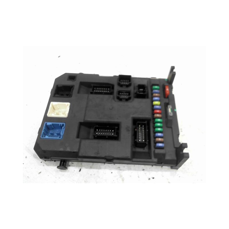 PLATINE FUSIBLE AVANT CITROEN C3 PICASSO