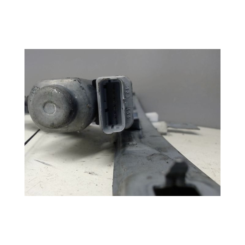 MECANISME+MOTEUR LEVE-GLACE AVANT DROIT PEUGEOT 207