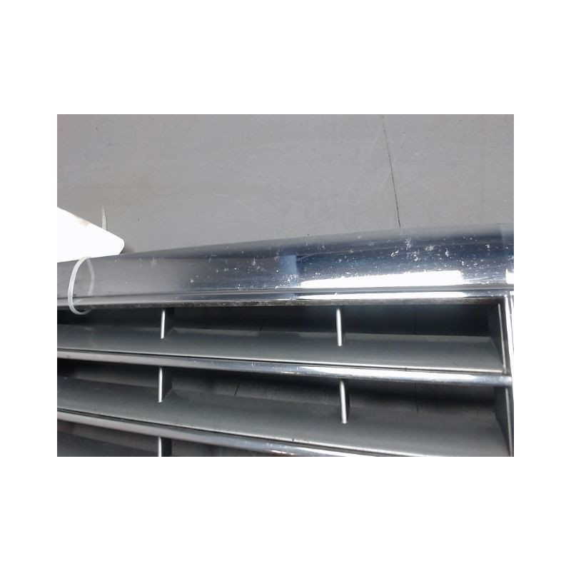 CALANDRE MERCEDES CLASSE E 2002-