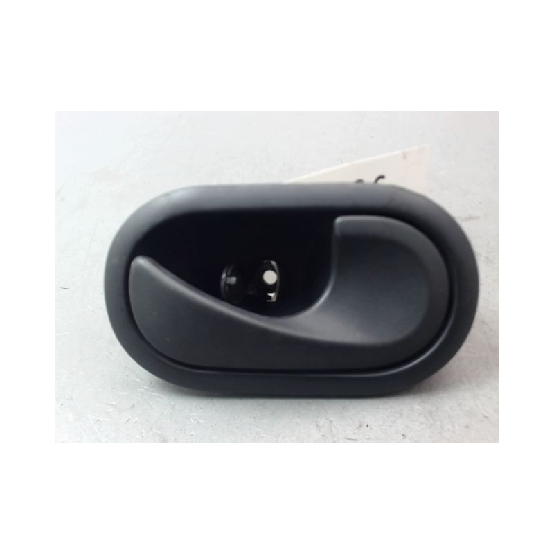 POIGNEE INTERIEURE PORTE AVANT DROIT RENAULT MEGANE I Phase 1 1995-1999
