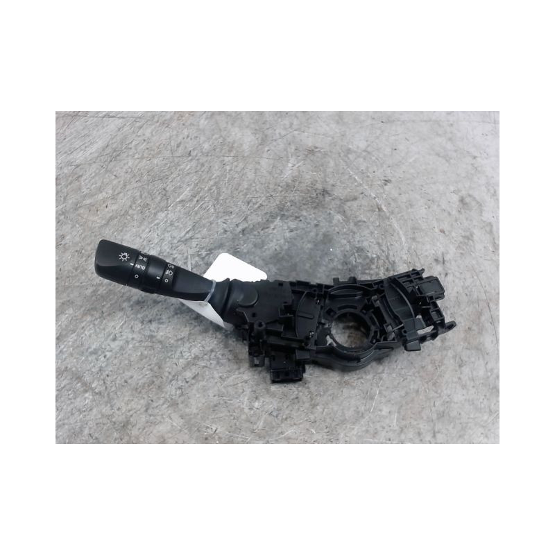COMMANDE CLIGNOTANT TOYOTA AURIS 2010-