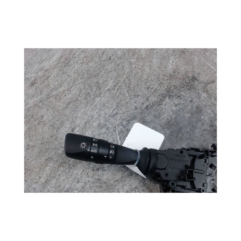 COMMANDE CLIGNOTANT TOYOTA AURIS 2010-