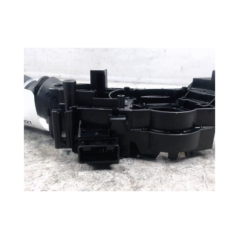 COMMANDE CLIGNOTANT TOYOTA AURIS 2010-