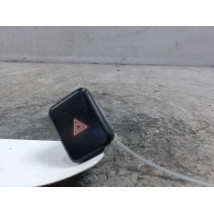 BOUTON DE WARNING TOYOTA AURIS 2010-