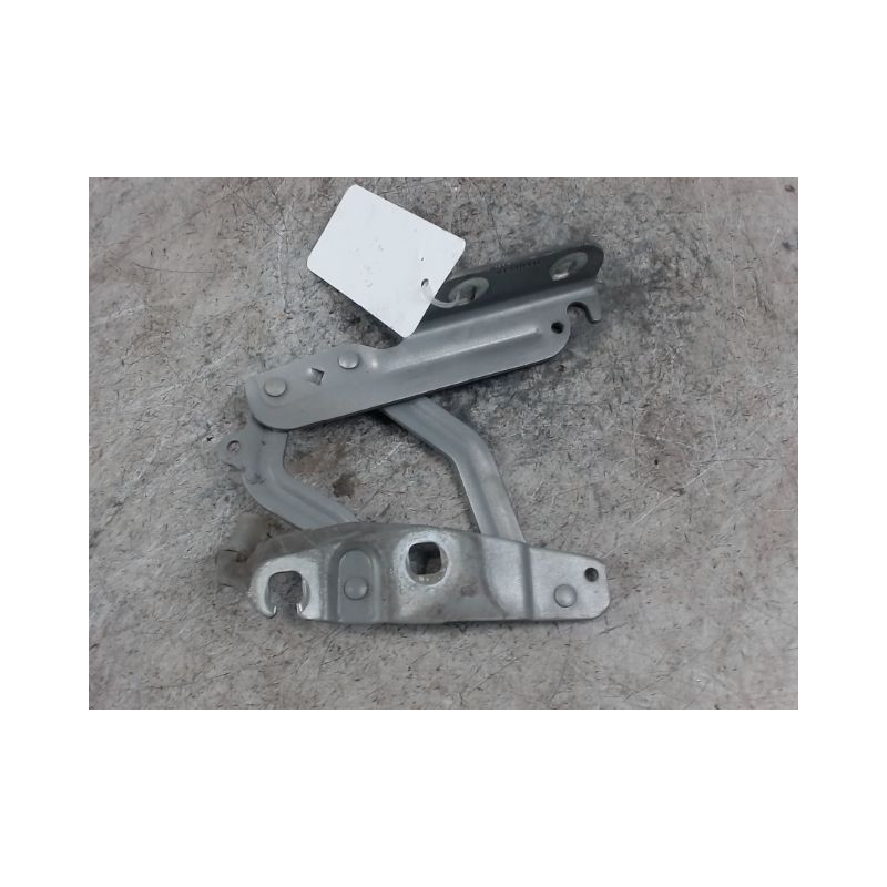 COMPAS GAUCHE CAPOT FORD FIESTA 2010-
