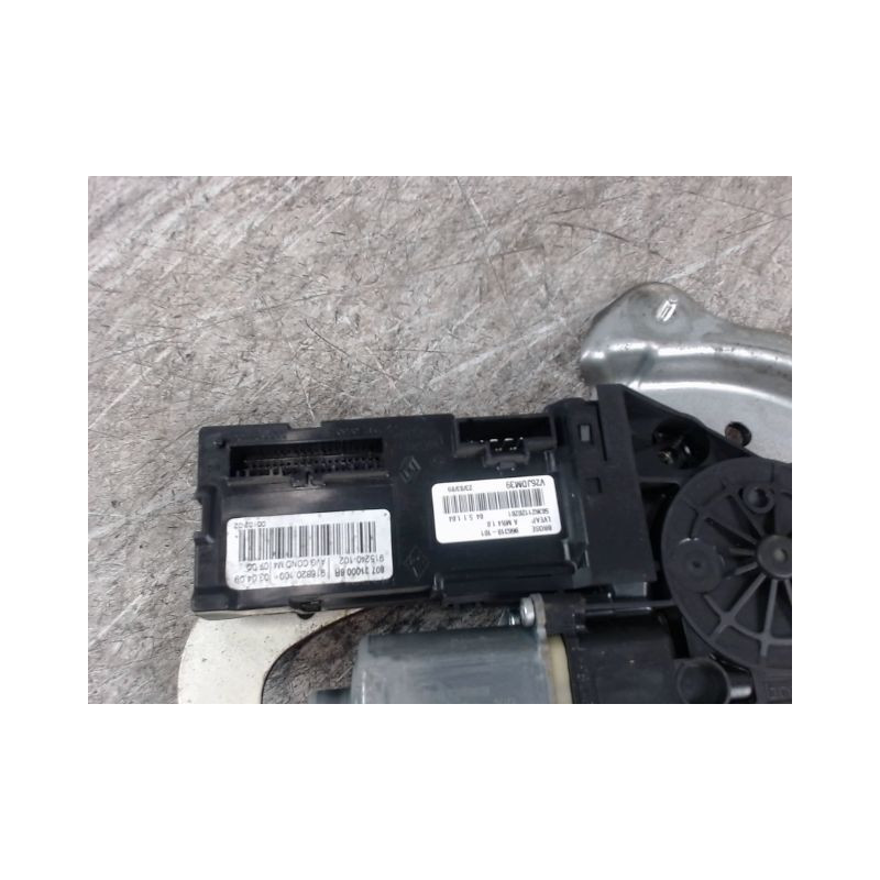 MECANISME+MOTEUR LEVE-GLACE AVANT GAUCHE RENAULT MEGANE III 2008-