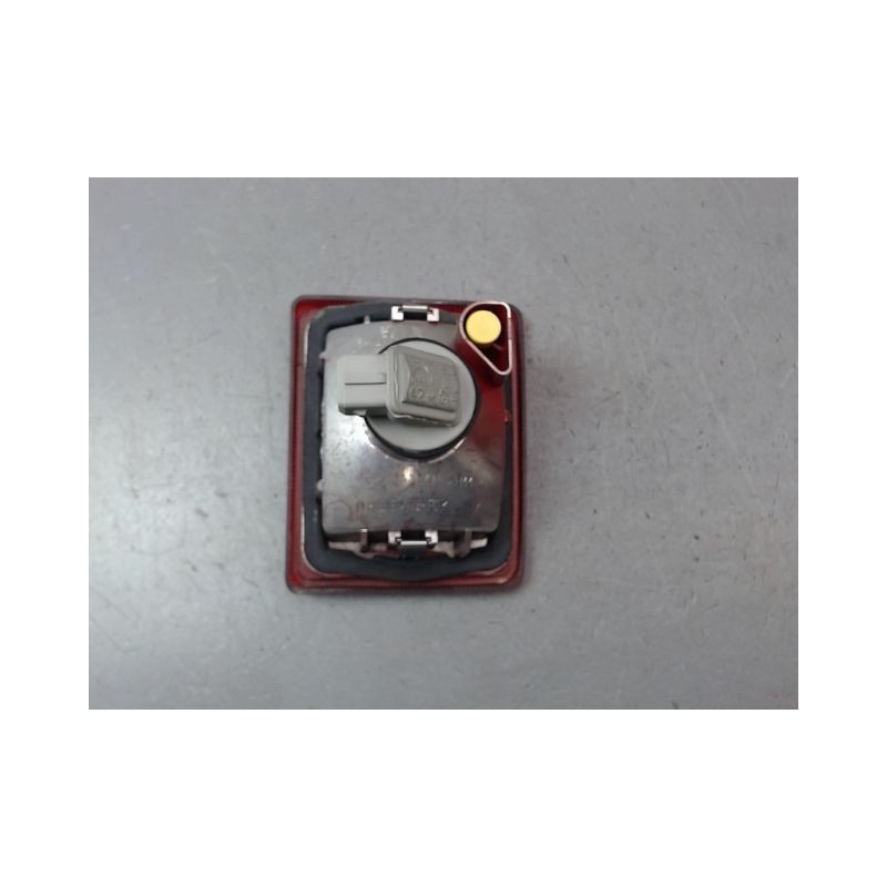 FEU BROUILLARD ARRIERE GAUCHE PEUGEOT 407 SW Phase 1 2004-2008