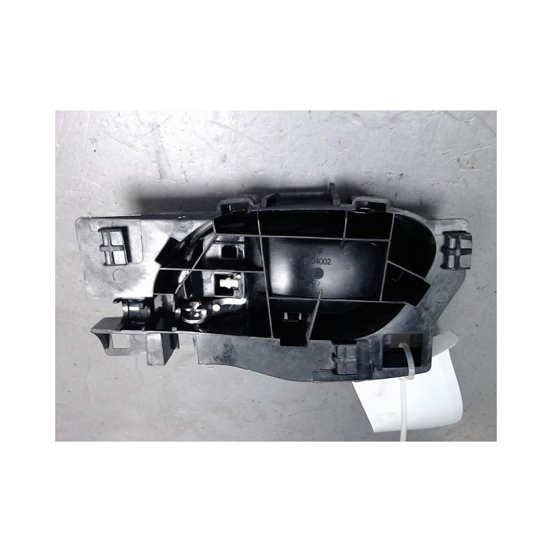 POIGNEE INTERIEURE PORTE AVANT DROIT PEUGEOT 5008 2009-