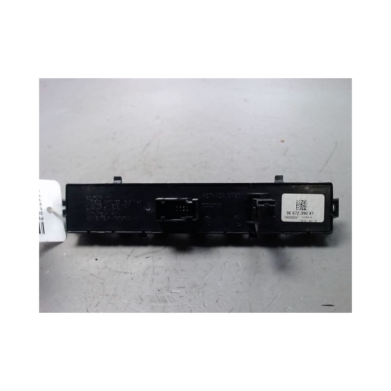 BOUTON DE WARNING PEUGEOT 3008 2009-