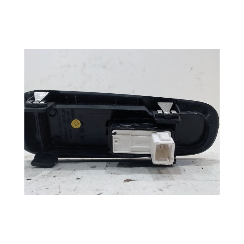 COMMANDE LEVE-GLACE PORTE AVD PEUGEOT 308