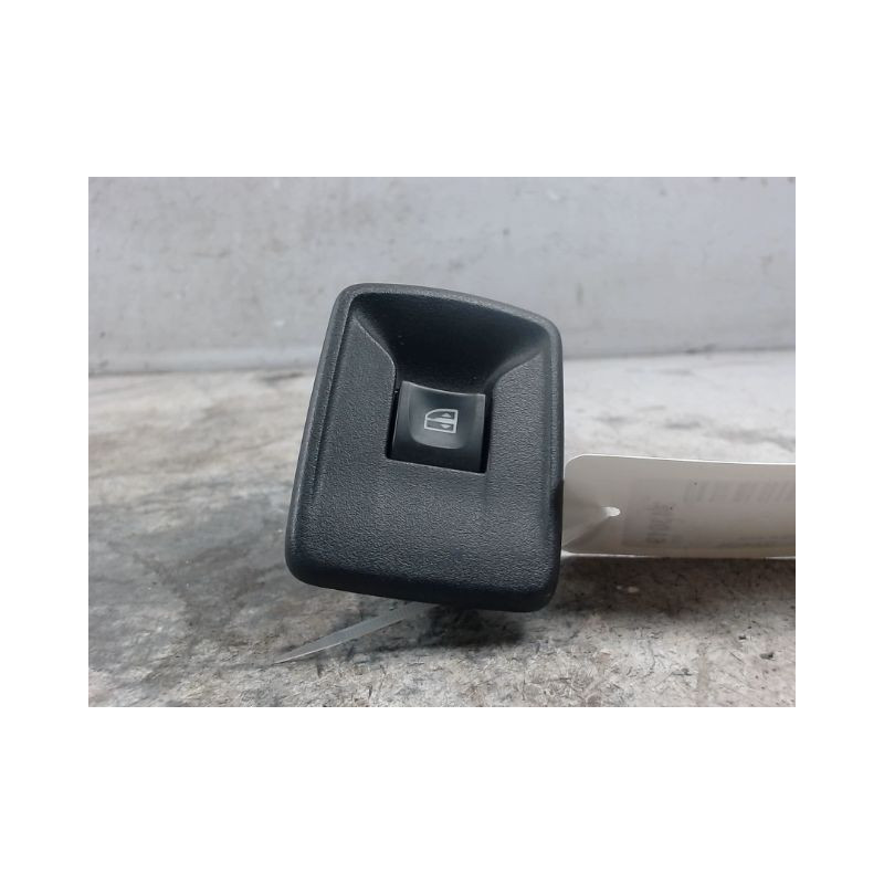 COMMANDE LEVE-GLACE PORTE AVD DACIA LODGY