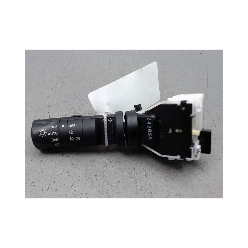 COMMANDE ECLAIRAGE NISSAN QHASQAI 2007-