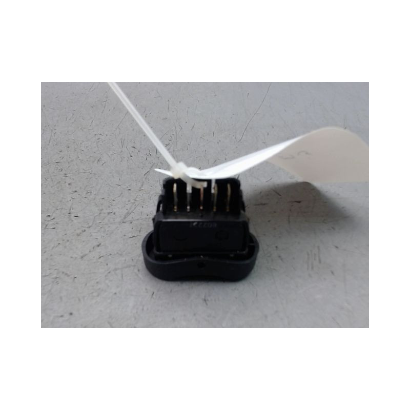 COMMANDE LEVE-GLACE PORTE AVG DACIA SANDERO I 2008-2012