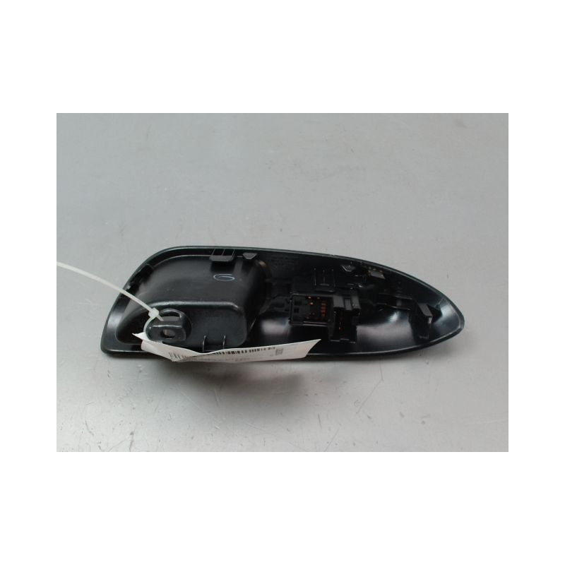 COMMANDE LEVE-GLACE PORTE ARD NISSAN JUKE Phase 1 2010-...