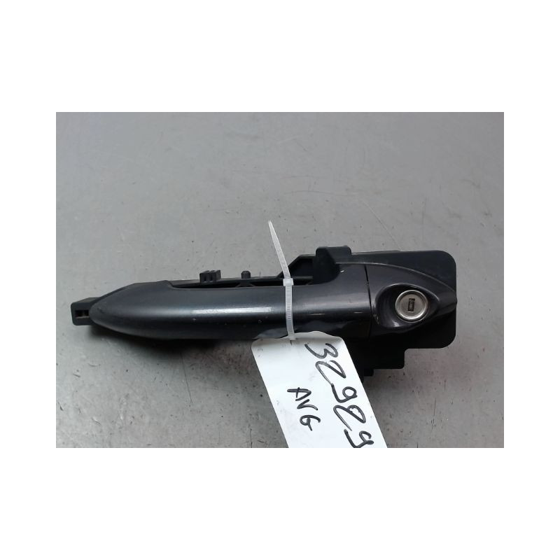 POIGNEE EXTERIEURE PORTE AVANT GAUCHE KIA VENGA 09-