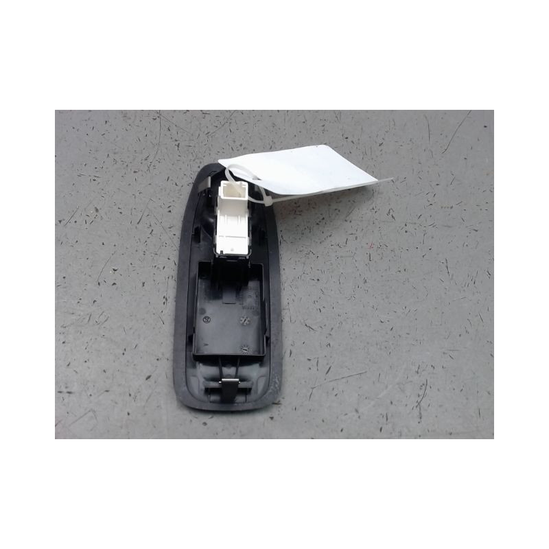 COMMANDE LEVE-GLACE PORTE AVD PEUGEOT 2008 Phase 1 2013-...