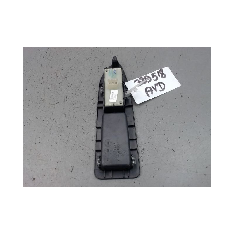 COMMANDE LEVE-GLACE PORTE AVD CHRYSLER 300 C