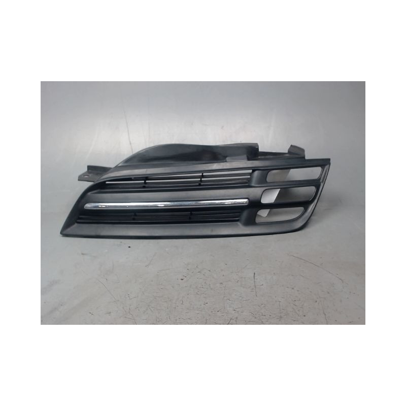 GRILLE CALANDRE GAUCHE NISSAN MICRA 2003-2005