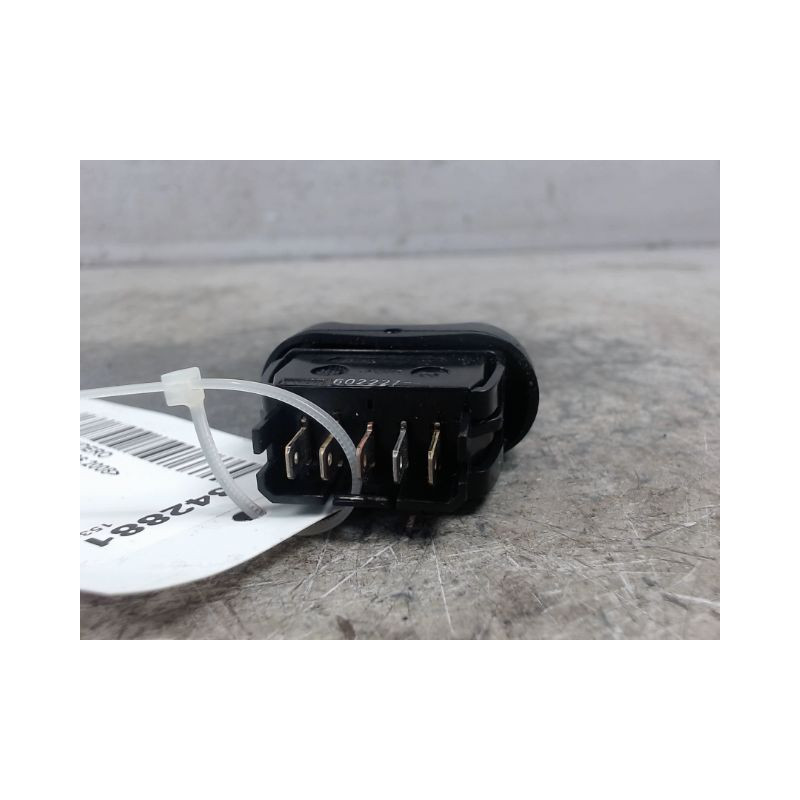 COMMANDE LEVE-GLACE PORTE AVD DACIA SANDERO 2008-