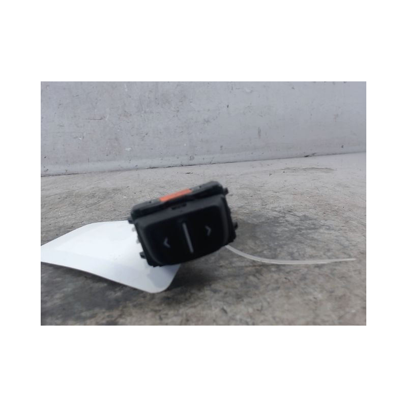 COMMANDE LEVE-GLACE PORTE AVG DACIA SANDERO 2008-