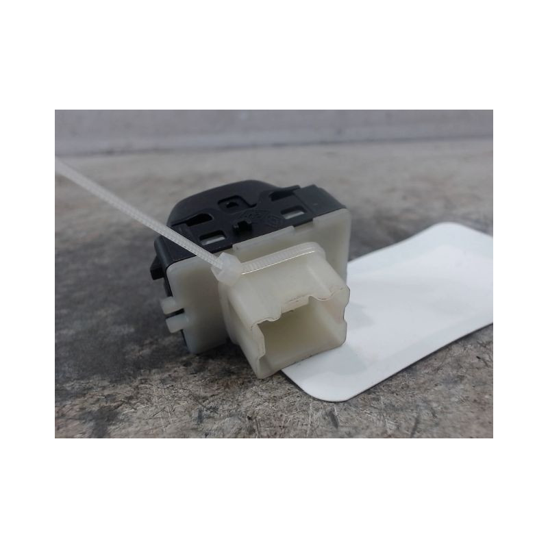 COMMANDE LEVE-GLACE PORTE AVD DACIA SANDERO 2008-